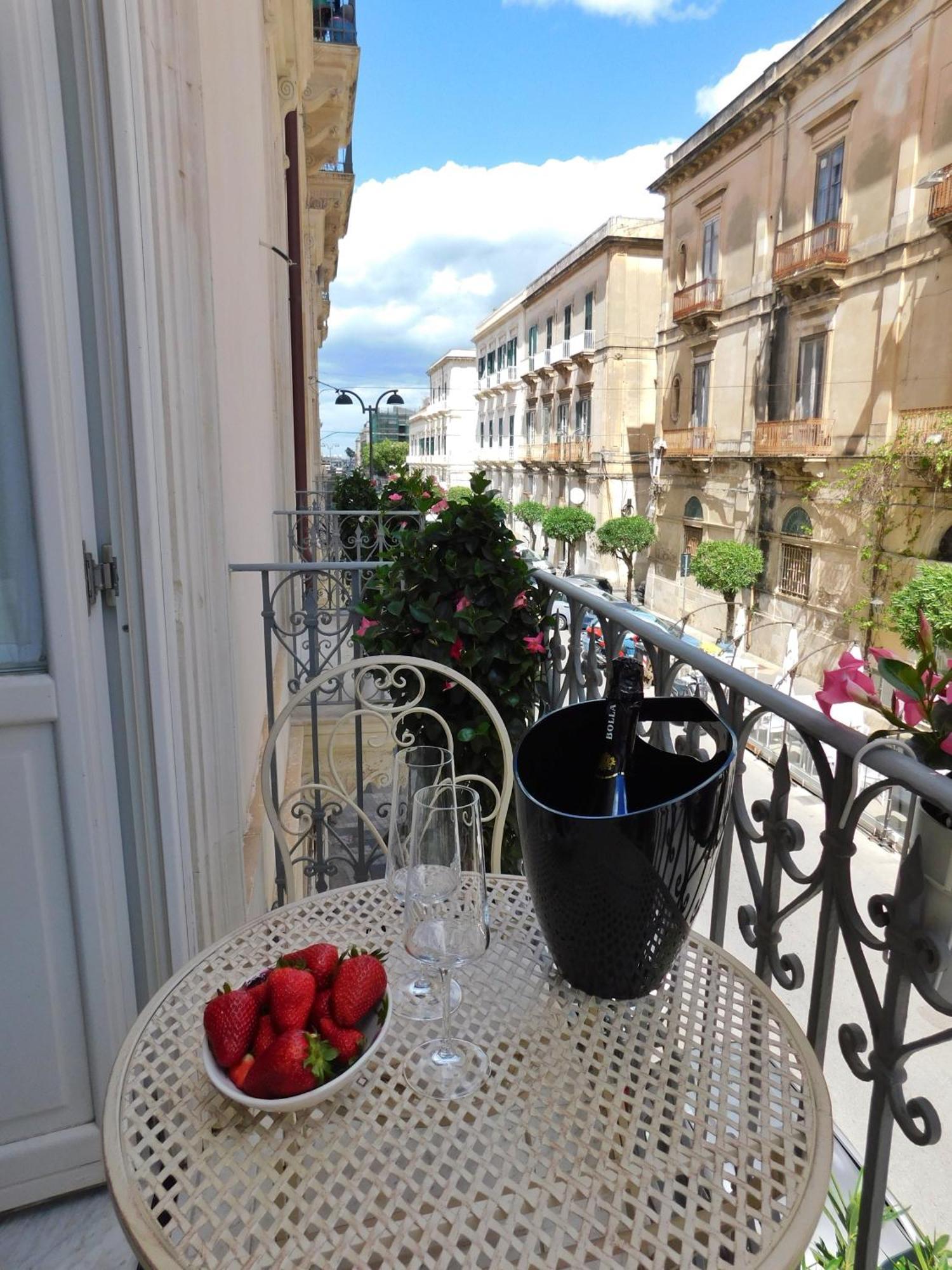 Appartement La Dimora Dei Mille à Syracuse Extérieur photo